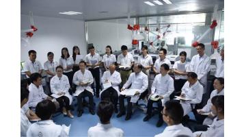 董事長(zhǎng)王雙飛向公司黨員傳達(dá)黨的十九大精神